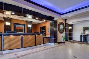 هتل Best Western Plus Midland Suites