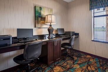 هتل Best Western Plus Midland Suites