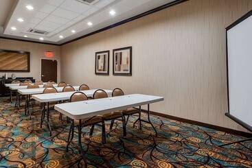 هتل Best Western Plus Midland Suites