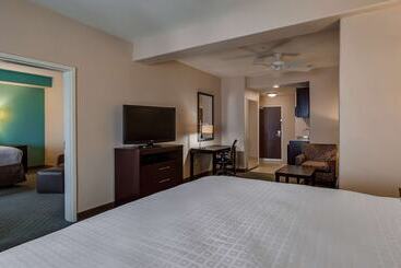 هتل Best Western Plus Midland Suites