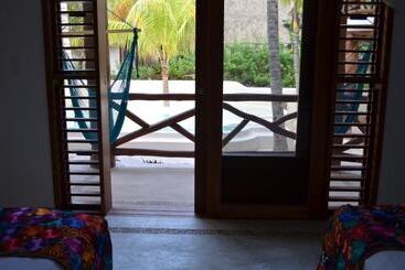 هتل Casa Iguana Holbox   Beachfront