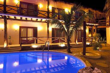 هتل Casa Iguana Holbox   Beachfront