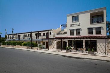 هتل Crystallo Apartments