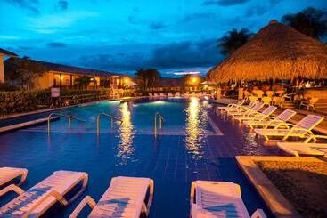 هتل Decameron Panaca All Inclusive
