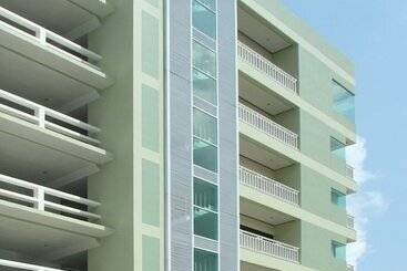 هتل Grand Hill Residence