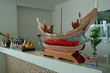 هتل Grand Hill Residence