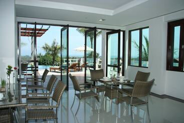 هتل Grand Hill Residence