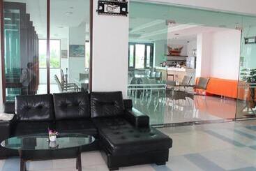 هتل Grand Hill Residence