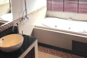 هتل Grand Hill Residence