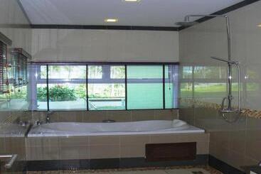 هتل Grand Hill Residence