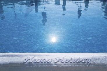 هتل Hiona Holiday