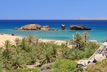 هتل Hiona Holiday