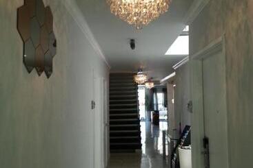 هتل Hollywood Vip