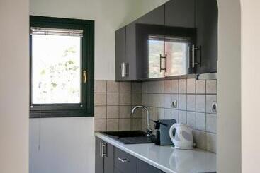 هتل Krinos Suites