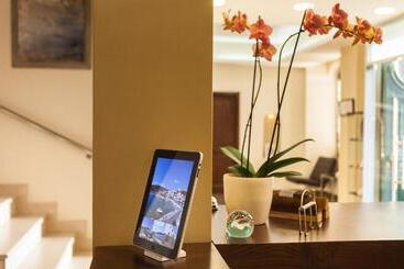 هتل Krinos Suites