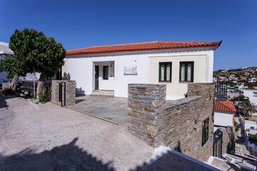 هتل Krinos Suites