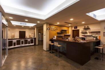 هتل Krinos Suites