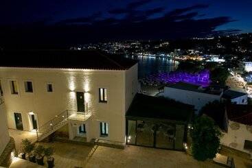 هتل Krinos Suites