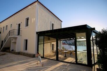 هتل Krinos Suites