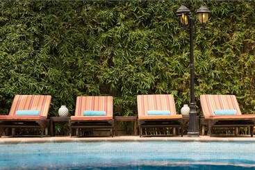 هتل Le Lodge Des Almadies