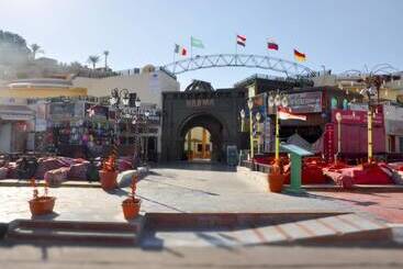 هتل Naama Inn
