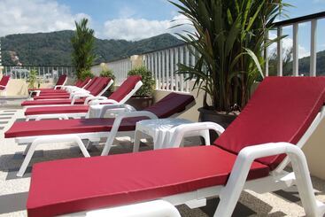 فندق Patong Hemingway S