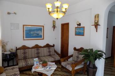 هتل Pension Margarita