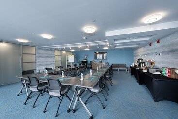Shade Hotel Manhattan Beach