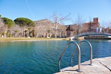 هتل Termas Balneario Termas Pallares