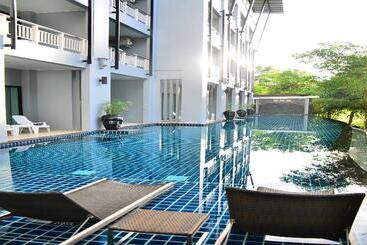 هتل The Par Phuket Sha Plus