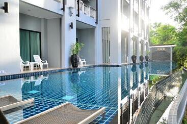 هتل The Par Phuket Sha Plus