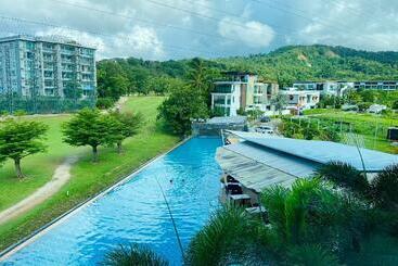 هتل The Par Phuket Sha Plus