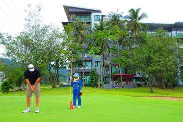 هتل The Par Phuket Sha Plus