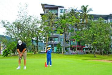 هتل The Par Phuket Sha Plus