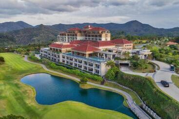 هتل The Ritzcarlton Okinawa
