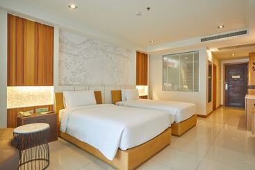 هتل Welcome World Beachfront Resort