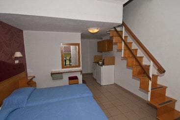هتل Yiannis Apartments