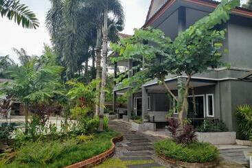 Khaolak Yama Resort   Sha Plus