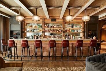 Madeline Hotel & Residences, Auberge Resorts Collection