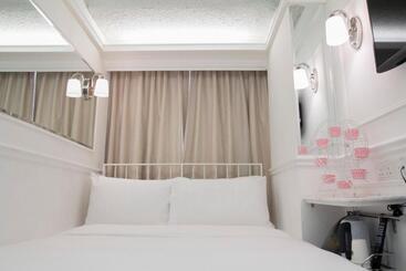 Mini Hotel Causeway Bay
