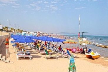 اقامتگاه Vela Club Hotel & Appartamenti