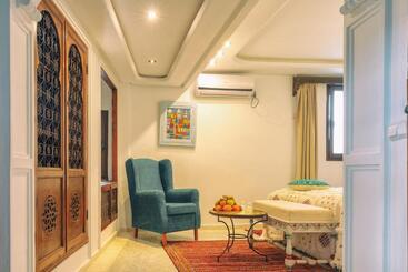 تختخواب و صبحانه Casa Hassan