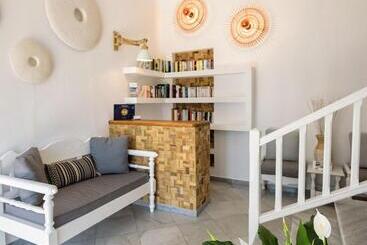 Blue Waves Suites & Apartments   To Kyma - Drios - Paros