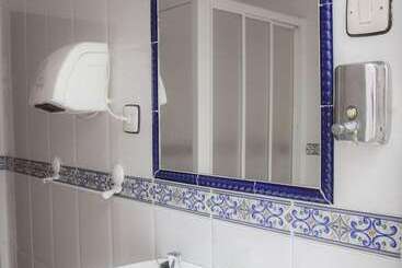 Hostal Paris