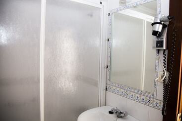 Hostal Paris