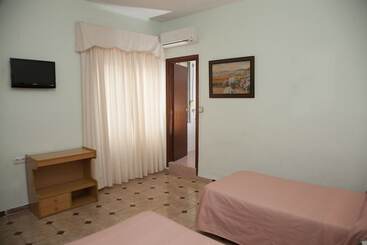 Hostal Paris