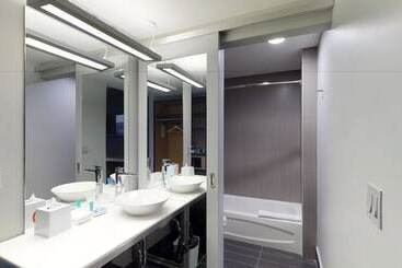 هتل Aloft Miami  Brickell