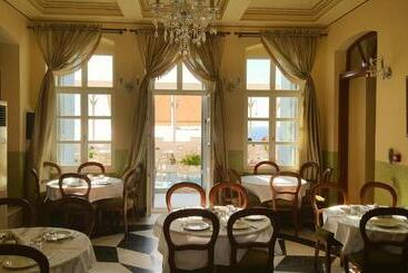 هتل Apollonion Palace