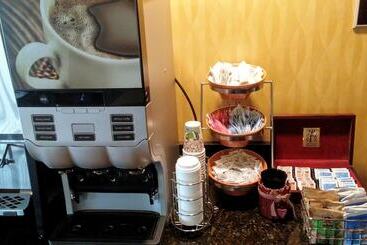 Astoria Hotel & Suites   Glendive