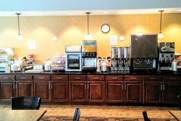 Astoria Hotel & Suites   Glendive